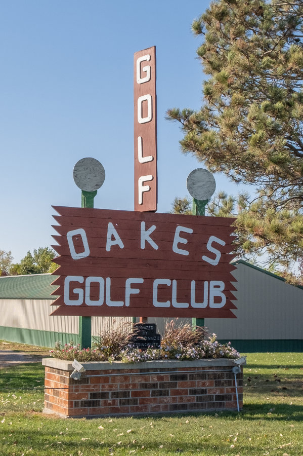 Oakes Area Golf Club