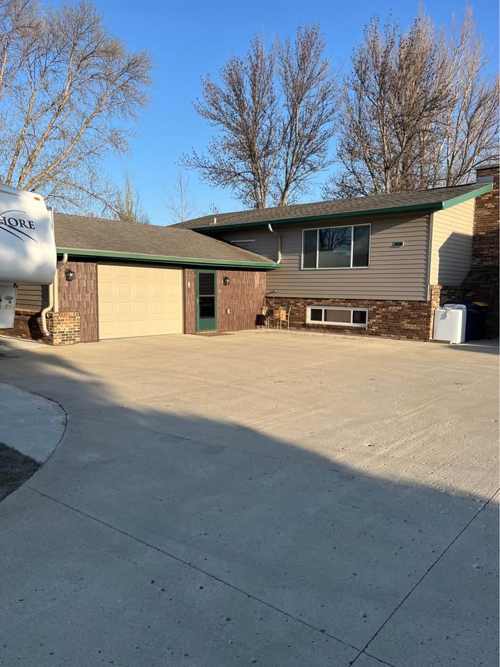 816 Elm Ave